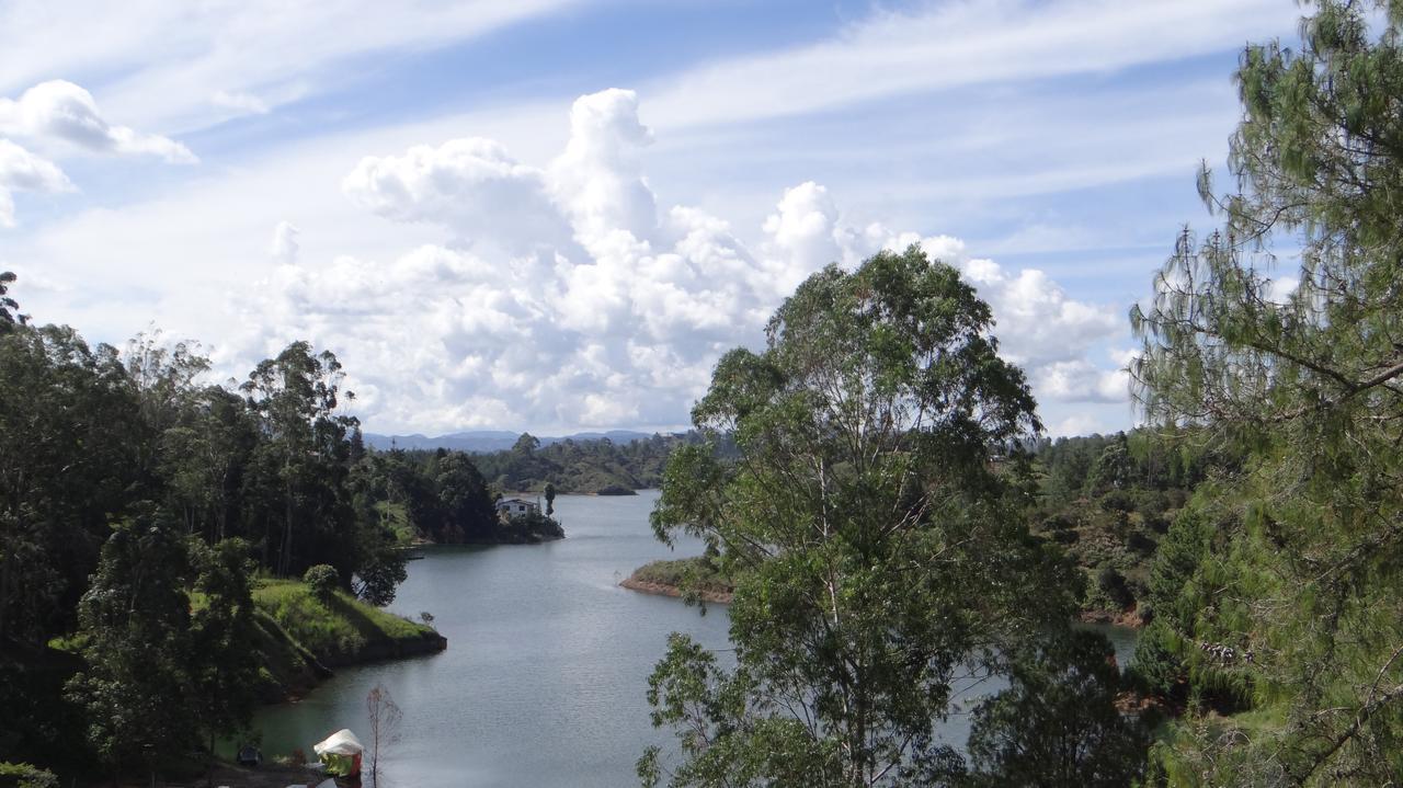 ホテル El Nuevo Mirador Guatapé エクステリア 写真